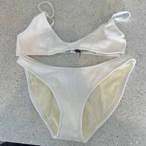 NWT: NEW NEVER WORN TRIANGL BIKINI SET